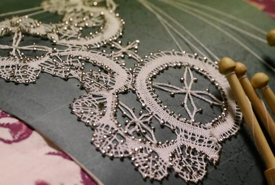 Csipkeverés Illés Veronikával