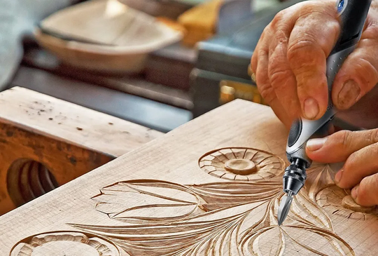 Mesterségek napja: Fafaragás Gosztonyi Zoltánnal a Katica Tanyán