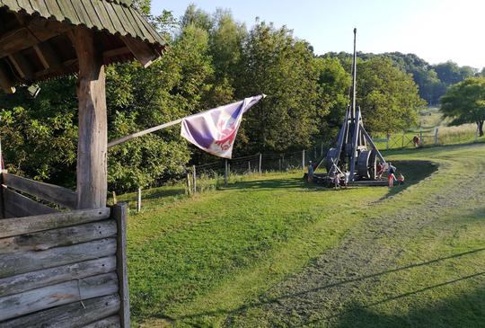 Új kenyér ünnepe a Katica Tanyán: Agyagozás Falusiné Terjék Évával